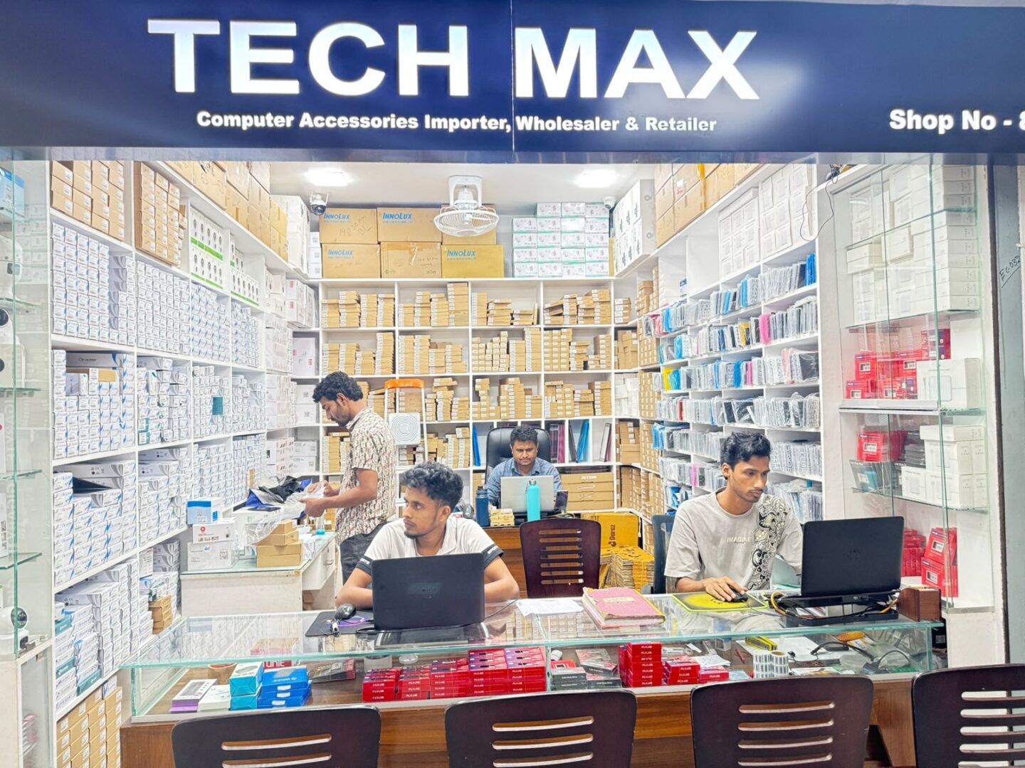 Physical Stores - Tech Max